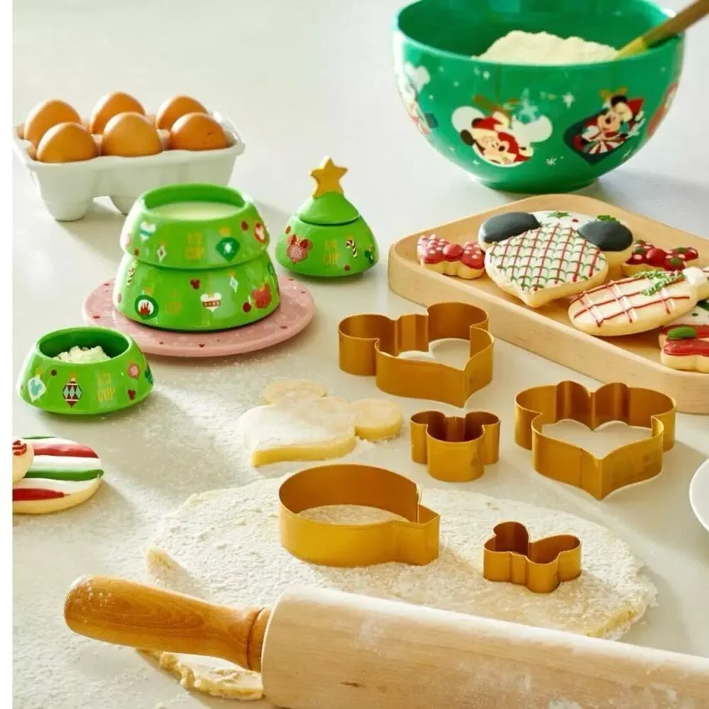 NEW Mickey & Minnie Holiday Ornament Cookie Cutter 5 Pc Set Disney Christmas